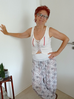 Marcsi, 66 �ves t�rskeres� n�, Bajororsz�g
