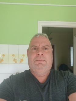 Tibor, 53 �ves t�rskeres� f�rfi, Csorv�s