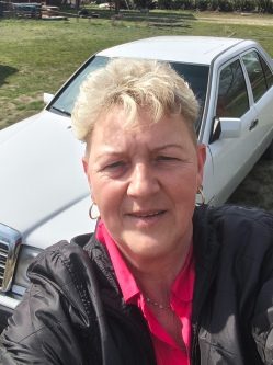 �gnes, 57 �ves t�rskeres� n�, T�borfalva