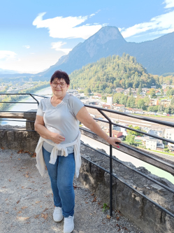 Veronika, 63 �ves t�rskeres� n�, Csorna