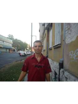 Attila, 43 �ves t�rskeres� f�rfi, Sikl�s