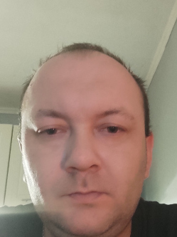 Peti, 32 �ves t�rskeres� f�rfi, R�bapord�ny