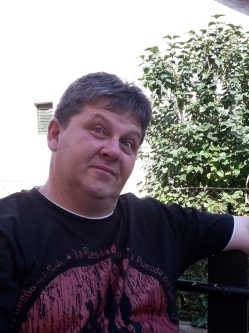 Zoli, 55 �ves t�rskeres� f�rfi, Nagykov�csi