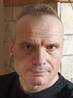 Lajos, 53 �ves t�rskeres� f�rfi, Ny�rb�tor