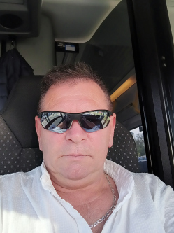 Szilveszter, 62 �ves t�rskeres� f�rfi, B�cs