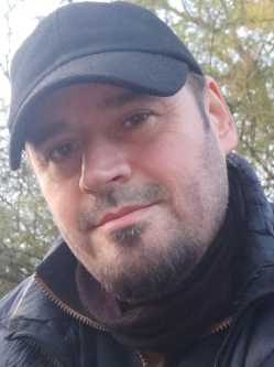 Jani, 46 �ves t�rskeres� f�rfi, Gy�r