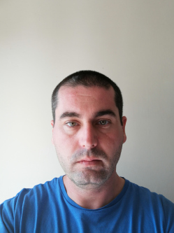 B�la, 39 �ves t�rskeres� f�rfi, Cs�m�r