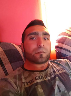 j�nos, 37 �ves t�rskeres� f�rfi, M�rkh�za