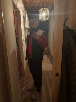 L�szl�, 47 �ves t�rskeres� f�rfi, Markaz