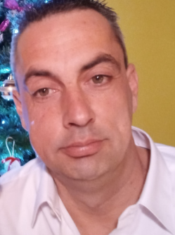 NORBI, 49 �ves t�rskeres� f�rfi, Tabajd