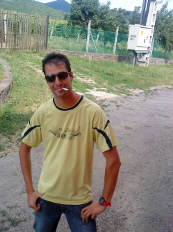 Norbert, 40 �ves t�rskeres� f�rfi, T�llya