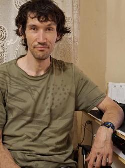 Viktor, 36 �ves t�rskeres� f�rfi, Orosh�za