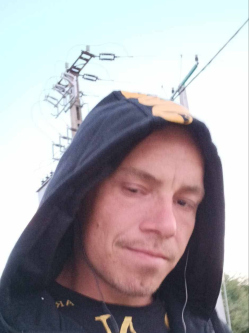 Bertalan, 32 �ves t�rskeres� f�rfi, Ilk
