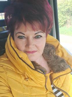 Judit, 57 �ves t�rskeres� n�, Hajd�b�sz�rm�ny