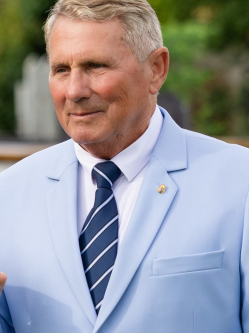 Berci, 78 �ves t�rskeres� f�rfi, K�rmend