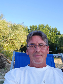 G�bor, 58 �ves t�rskeres� f�rfi, Szentendre