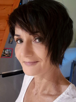 Kriszta, 55 �ves t�rskeres� n�, Szokolya