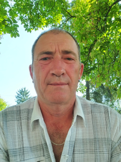 Gyula, 57 �ves t�rskeres� f�rfi, Tam�si