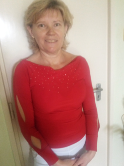 M�nika, 48 �ves t�rskeres� n�, Sz�kesfeh�rv�r