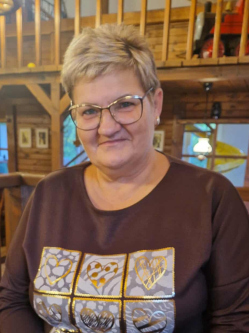 Ilona, 60 �ves t�rskeres� n�, Kisv�rda