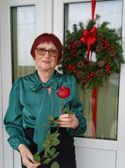 Zsuzsanna, 71 �ves t�rskeres� n�, M�r�gy