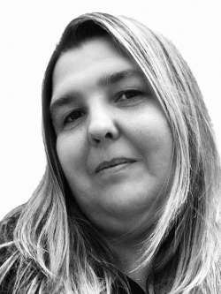 Reni, 43 �ves t�rskeres� n�, Budapest