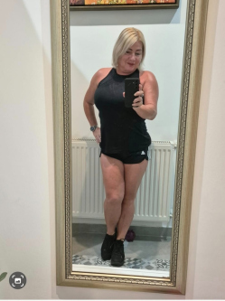 �va, 53 �ves t�rskeres� n�, Mosonmagyar�v�r