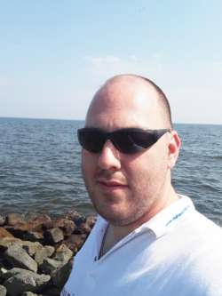 B�la, 38 �ves t�rskeres� f�rfi, Tiszak�cske