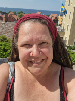 Flo, 48 �ves t�rskeres� n�, P�patesz�r
