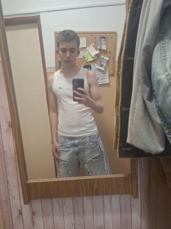 Krist�f, 18 �ves t�rskeres� f�rfi, Szolnok