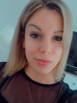 Reni, 29 �ves t�rskeres� n�, Tiszaf�ldv�r