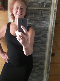 Erzs�bet, 69 �ves t�rskeres� n�, Sz�kesfeh�rv�r