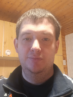 Norbert, 30 �ves t�rskeres� f�rfi, P�szt�