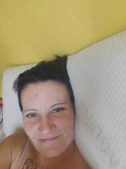 Veronika, 35 �ves t�rskeres� n�, Ajka