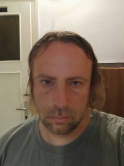 P�ter, 44 �ves t�rskeres� f�rfi, �rd