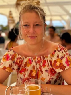 Emese, 46 �ves t�rskeres� n�, Szolnok
