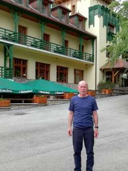 Attila, 72 �ves t�rskeres� f�rfi, P�pa