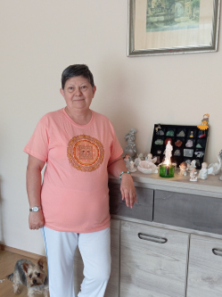 Emma, 65 �ves t�rskeres� n�, Eger