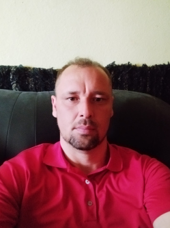 Atesz, 38 �ves t�rskeres� f�rfi, Nyir�d