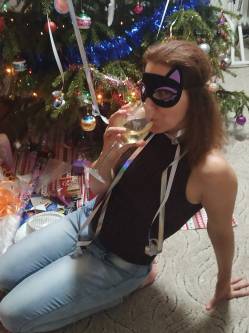 Szilvia, 48 �ves t�rskeres� n�, Duna�jv�ros