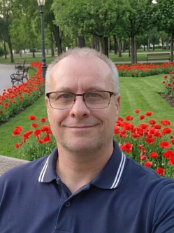 Pipacs, 64 �ves t�rskeres� f�rfi, Budapest