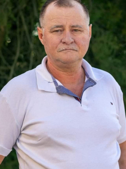 J�nos, 62 �ves t�rskeres� f�rfi, Kisk�r�s