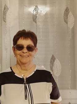 Marika, 71 �ves t�rskeres� n�, P�cs
