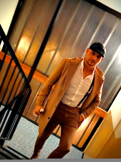 J�zsef, 45 �ves t�rskeres� f�rfi, Karcag