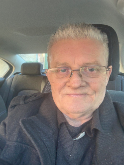 Janos, 67 �ves t�rskeres� f�rfi, Budapest
