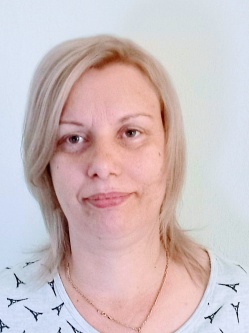 Andrea, 48 �ves t�rskeres� n�, K�sz�rhegy