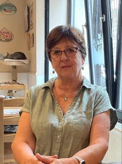 Anna, 72 �ves t�rskeres� n�, Budapest