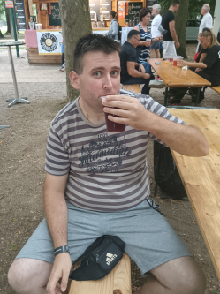 K�roly, 36 �ves t�rskeres� f�rfi, Cserkesz�l�