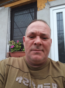 Robert39, 52 �ves t�rskeres� f�rfi, Kecskem�t