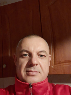 Csabi, 49 �ves t�rskeres� f�rfi, M�lyk�t